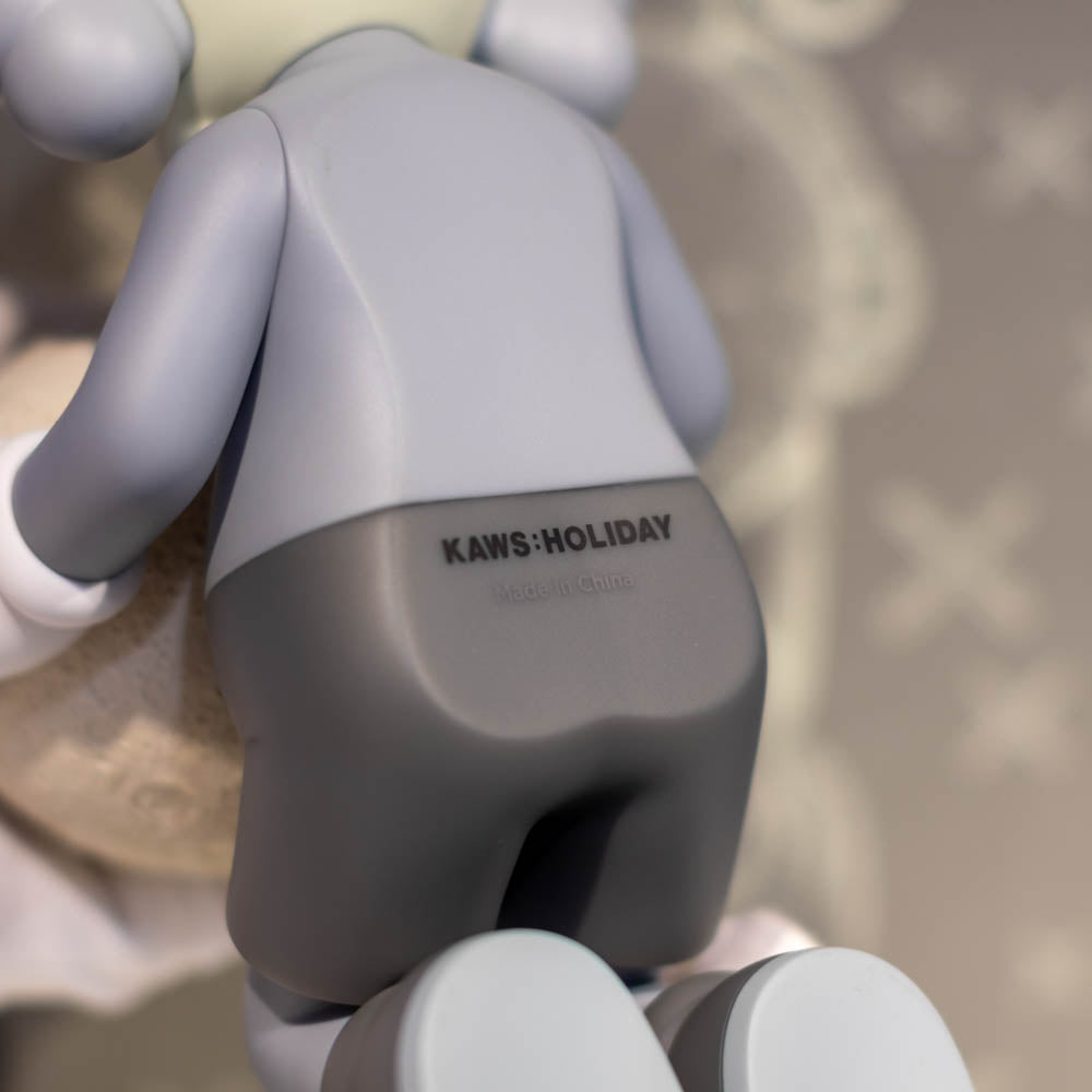 HOLIDAY SHANGHAI - Figure (Grey)