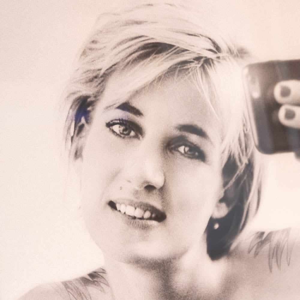 Diana Selfie (Black & White)