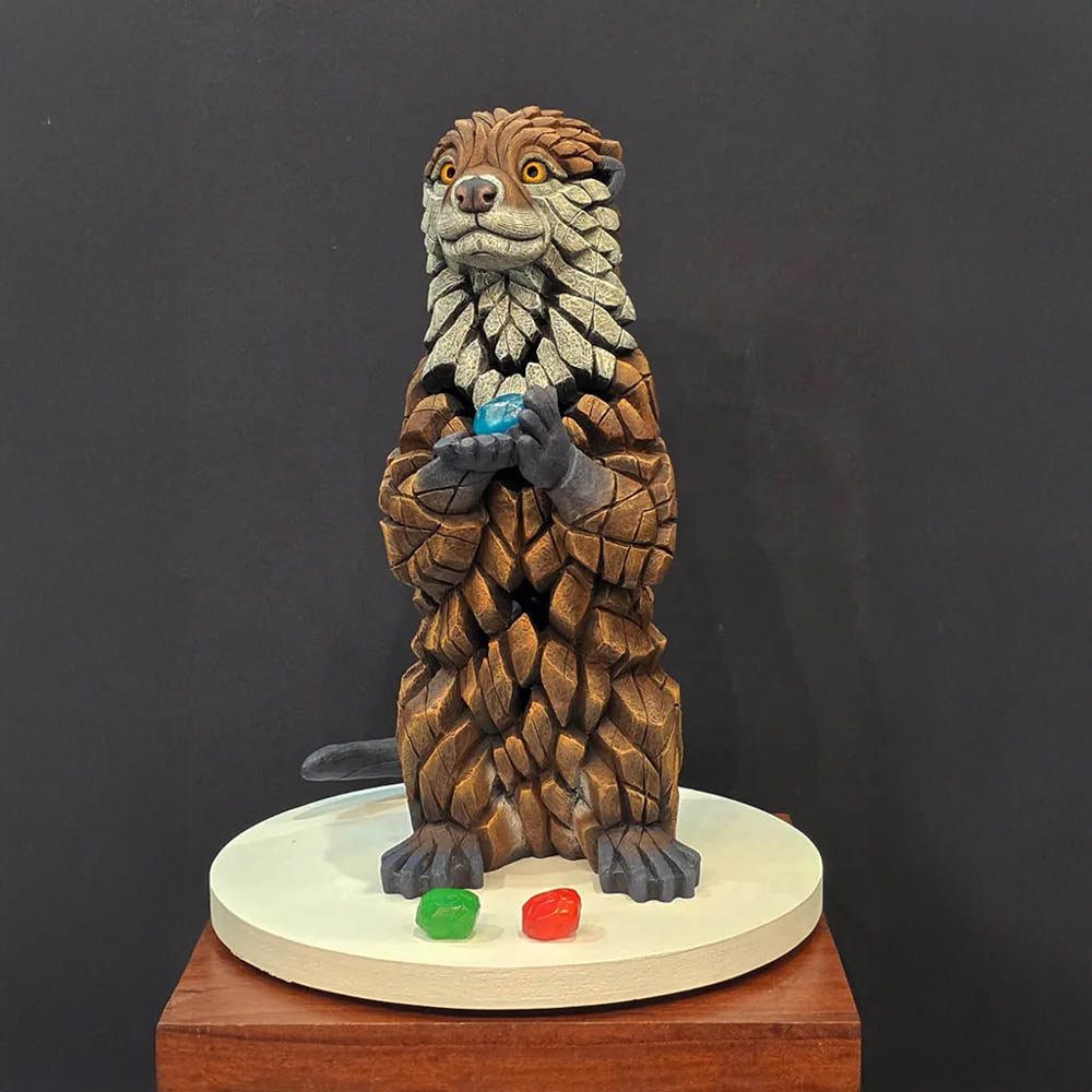 Otter, Pebble