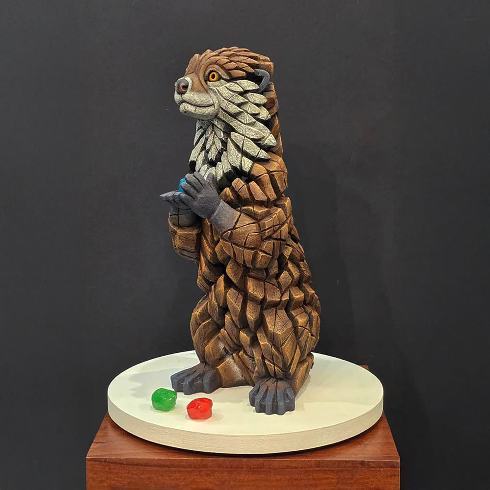 Otter, Pebble