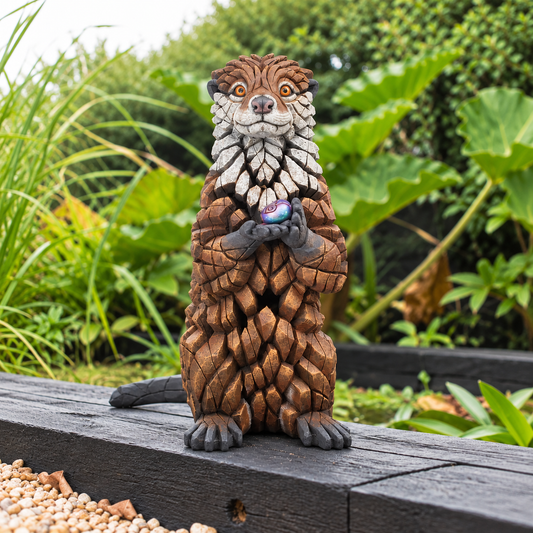Otter, Pebble