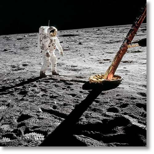 Apollo 11. Inspecting the Eagle