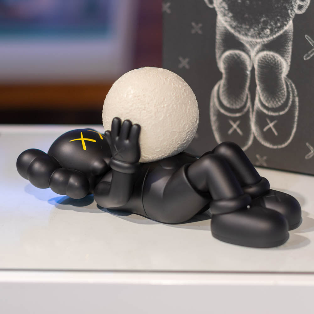 HOLIDAY SHANGHAI - Figure (Black) | Artmarket Gallery